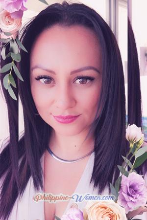 195143 - Alejandra Age: 41 - Costa Rica