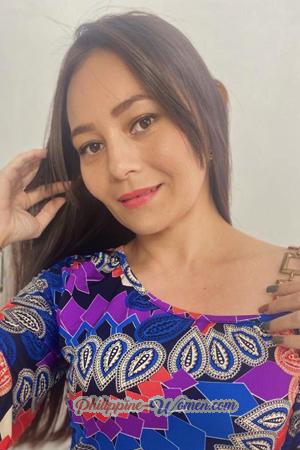 198511 - Laura Age: 41 - Colombia