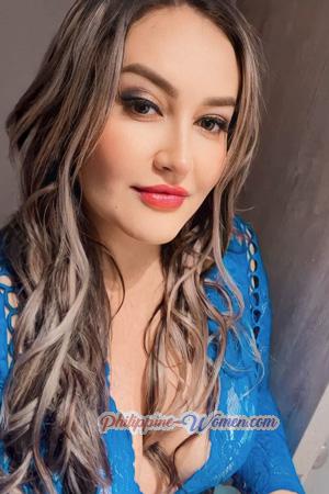 215143 - Yuri Age: 42 - Colombia