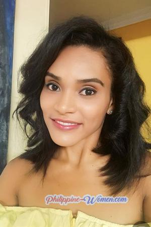 215144 - Yanaika Age: 34 - Colombia