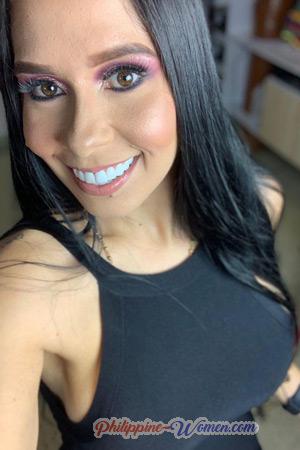 219488 - Laura Age: 36 - Colombia